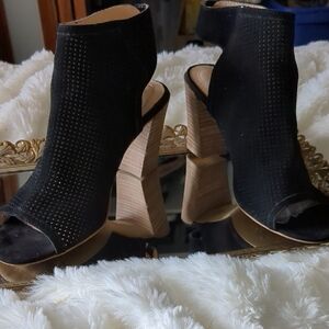 Adam Tucker Black and Tan Sandals with Chunky Heel